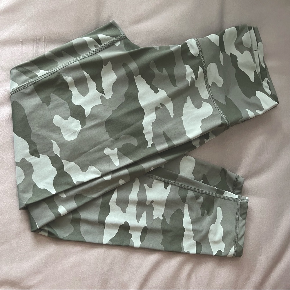 Aerie Green Camo Leggings